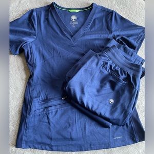 NWOT Healing Hands scrub set